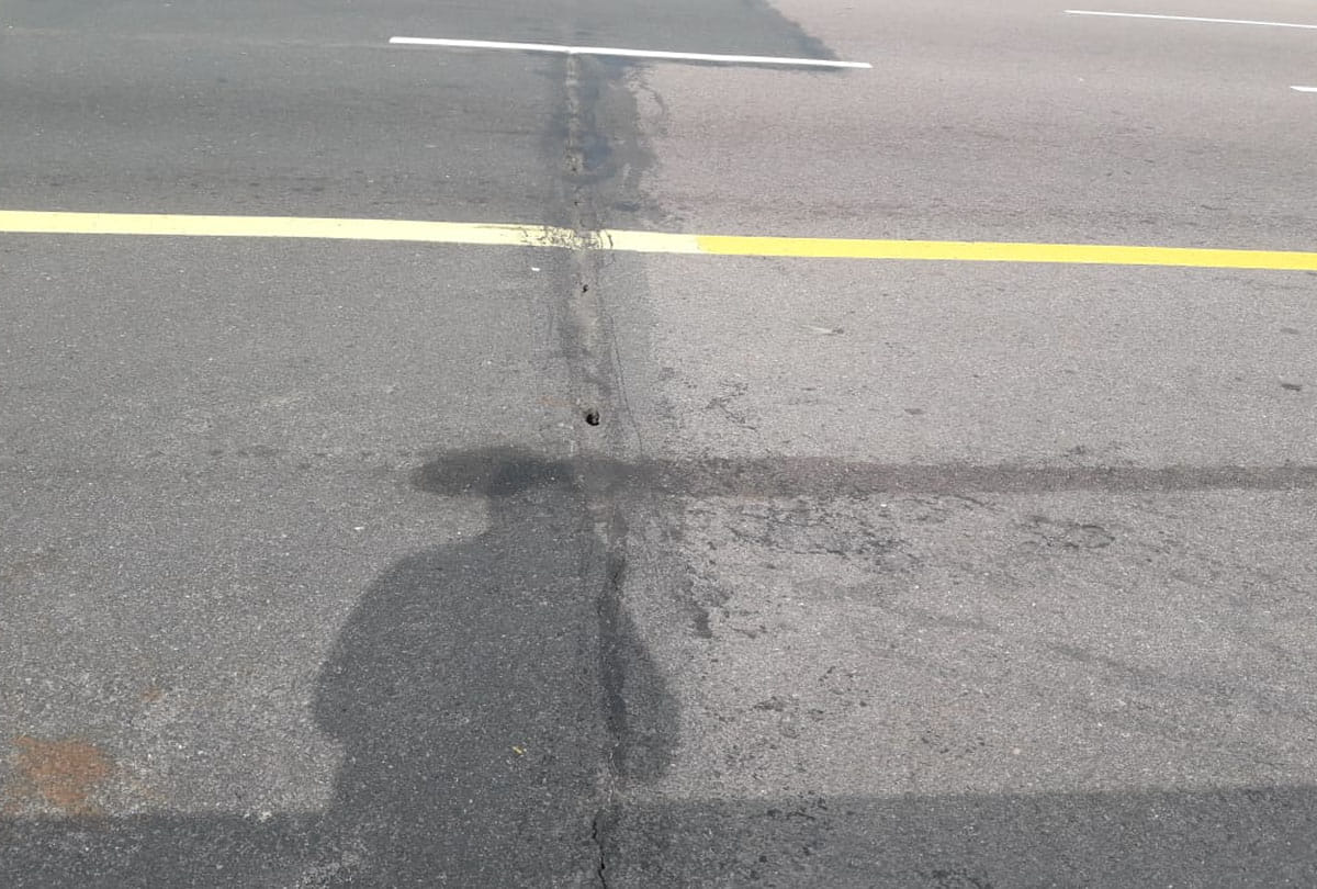 Crack on Agra-Lucknow Expressway