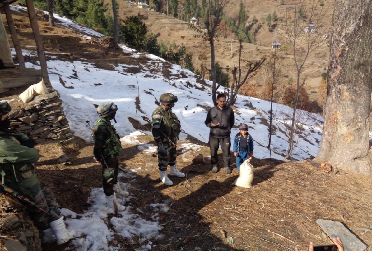 ARMY DISTRIBUTES RATION AND MEDICAL KITS AT RAMBAN DISTRICT