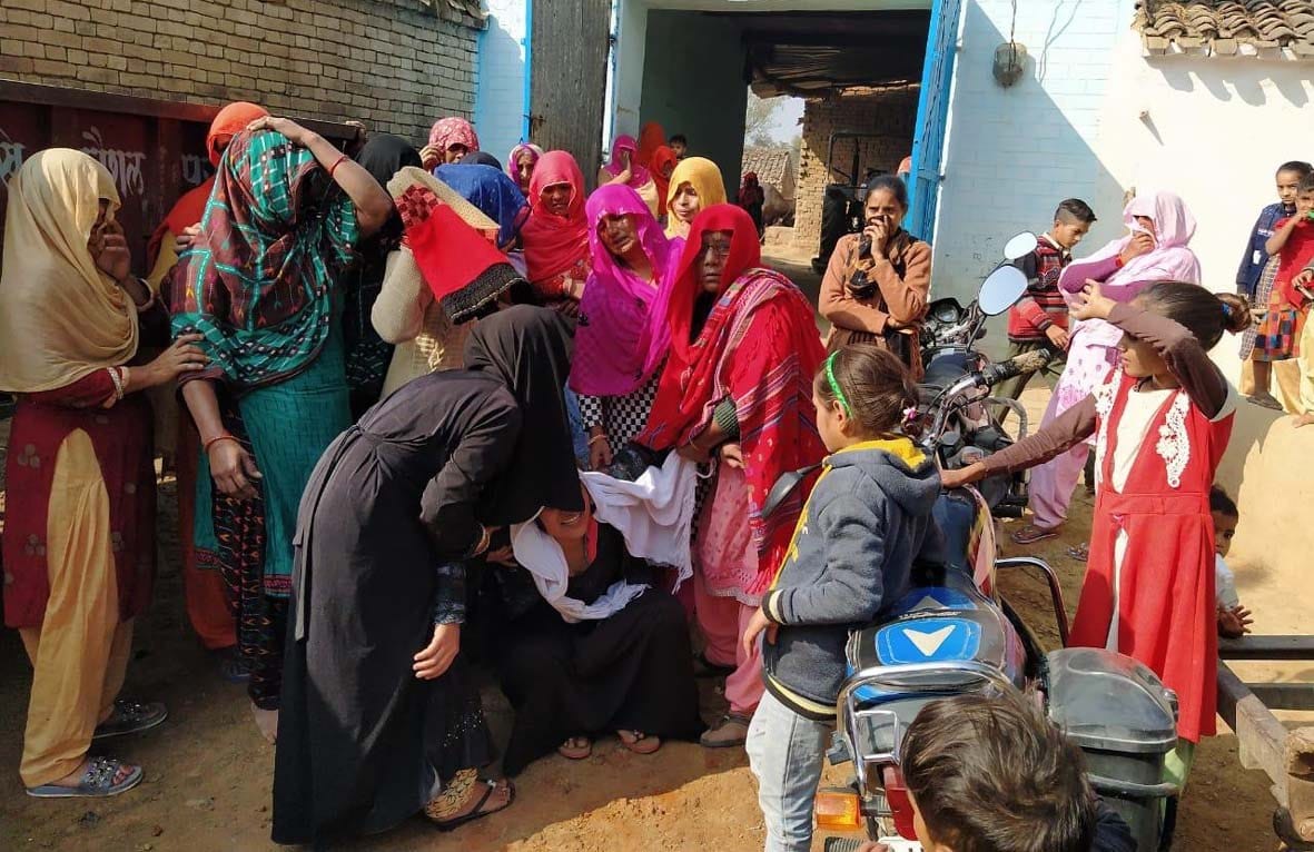 Dead body of newly married woman found on charpoy, accused of killing dowry