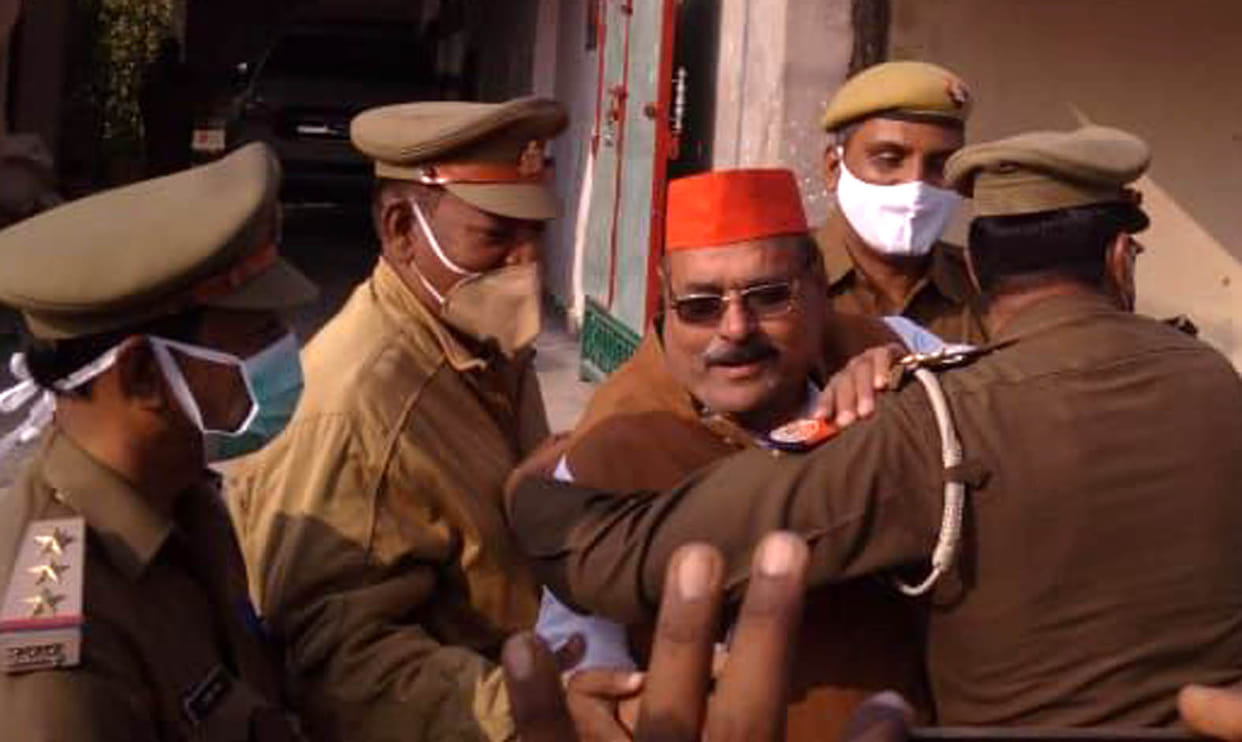 Three arrested including former MLA going on Kisan Yatra