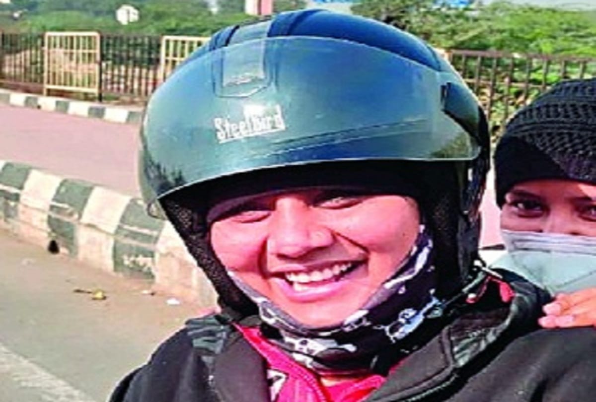 girl stuck in jam of Ghazipur who says that there is a wedding at home