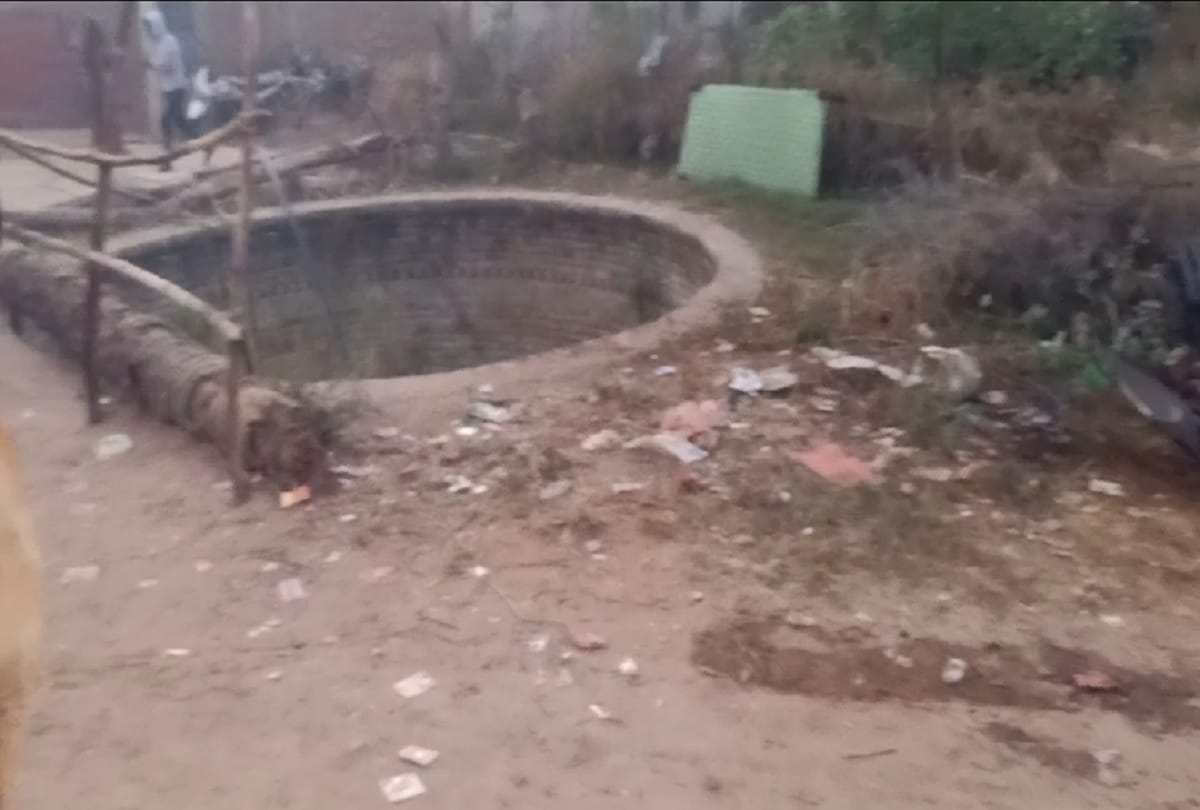 Dead body found in a well inside a house in Mau in UP