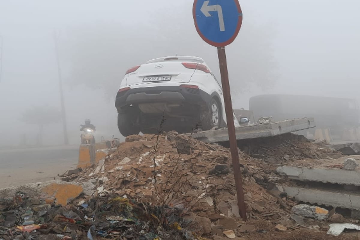Weather news: heavy fog in Western up today morning, traffic affected, air qualitydecreased