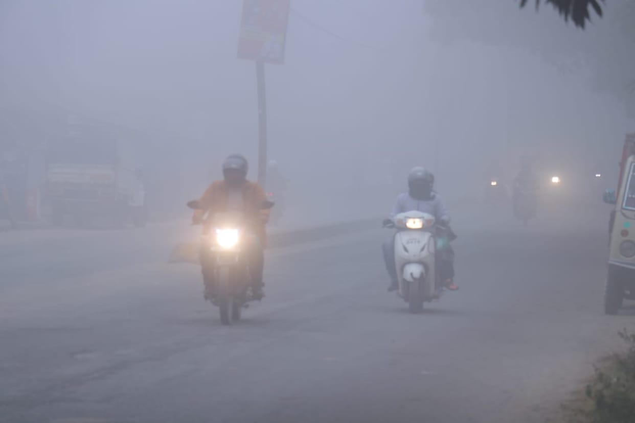 Delhi NCR temperature update weather forecast expects rainfall in upcoming days