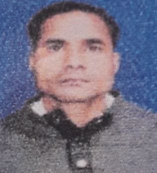 Truck riding farmer dies due to truck collision