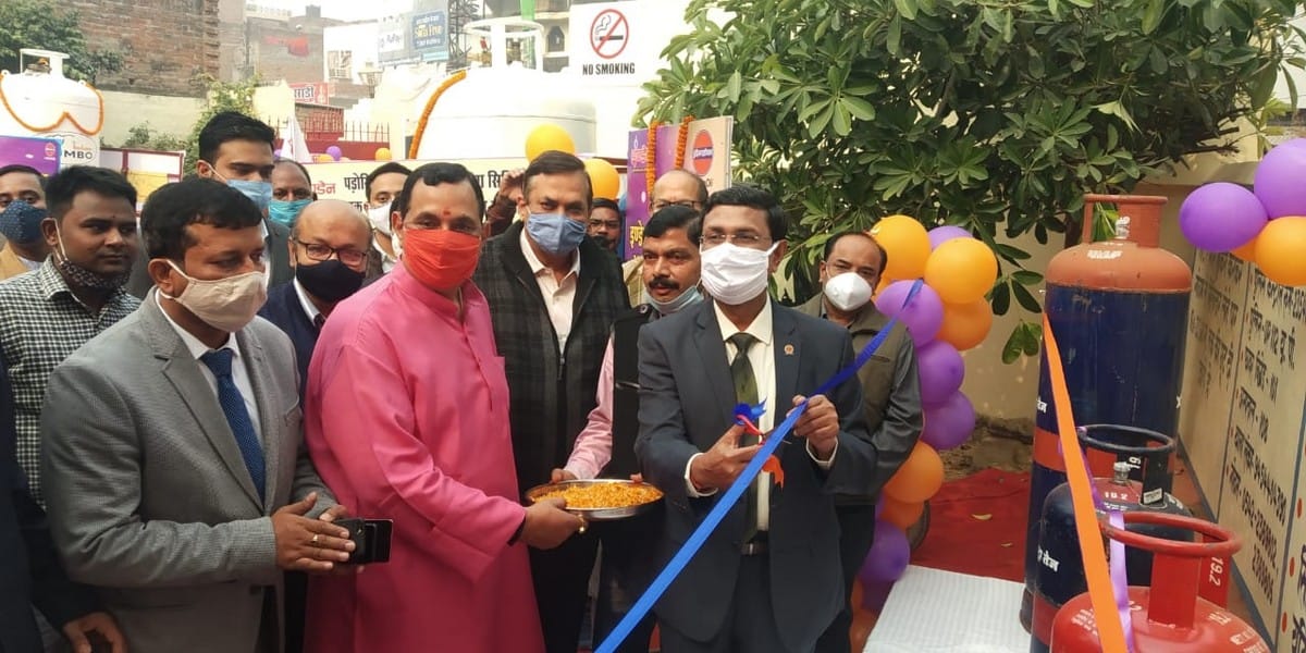 Indane launches extra fast and jumbo cylinder for traders in varanasi