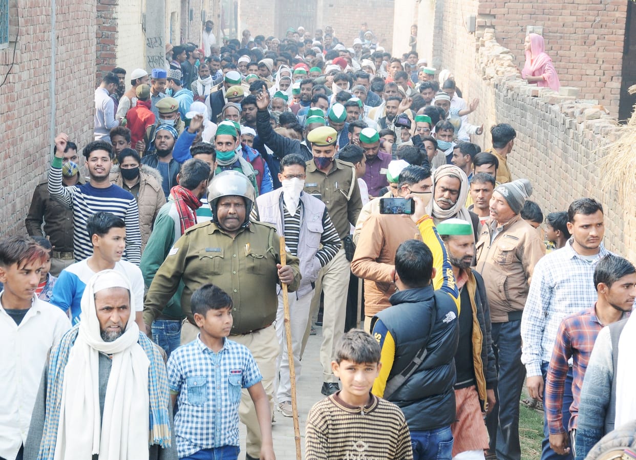 protest of farmers in sambhal
