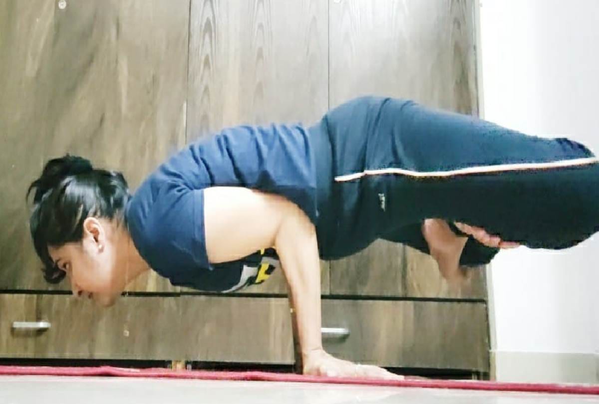 Know about the women of lucknow who prepared themselves for the most difficult asanas of yoga