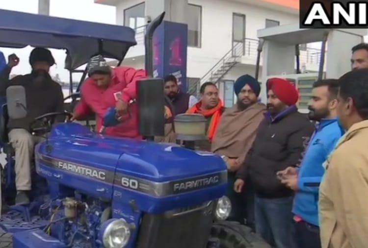 Farmer protest : Shiromani Akali Dal provided free diesel to farmers heading to Delhi 