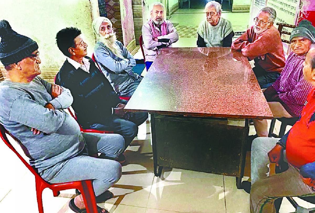 Ram Lal Old Age Men Home Family Forget Write Story And Poems