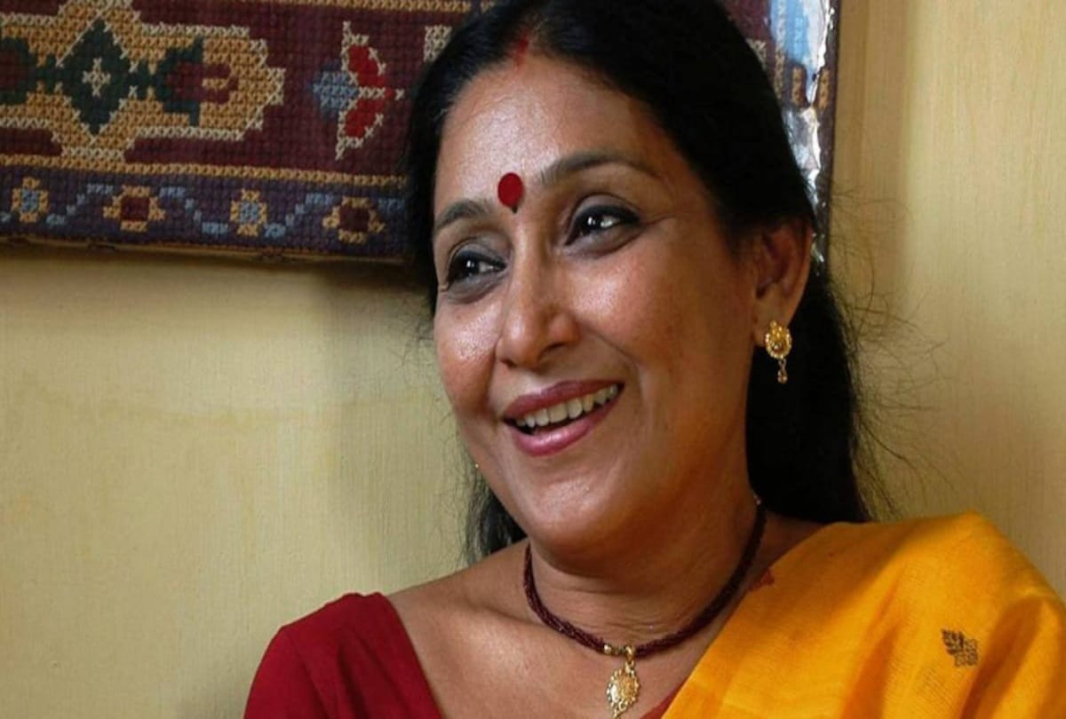 nandini bhowmik first woman priest chants mantras for marriage in india