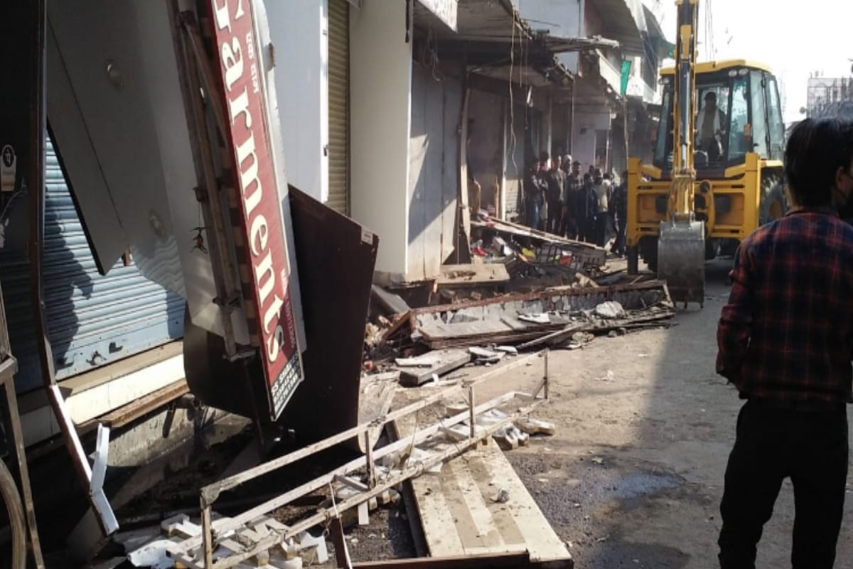 Bulldozer on encroachment in Bhagat Singh market of Meerut, campaign on orders of High Court