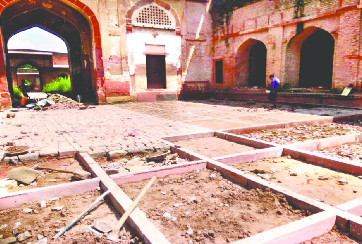 Agra Fort Jahangir Nur Jahan's Meena Bazar Reconstitution Latest News