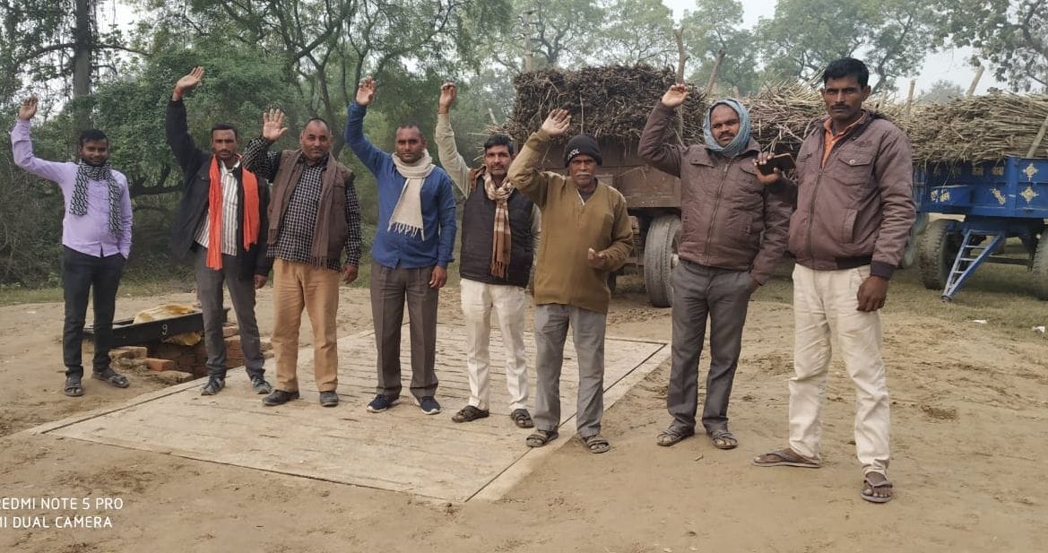 Farmers demonstrated when there was no sugarcane weights
