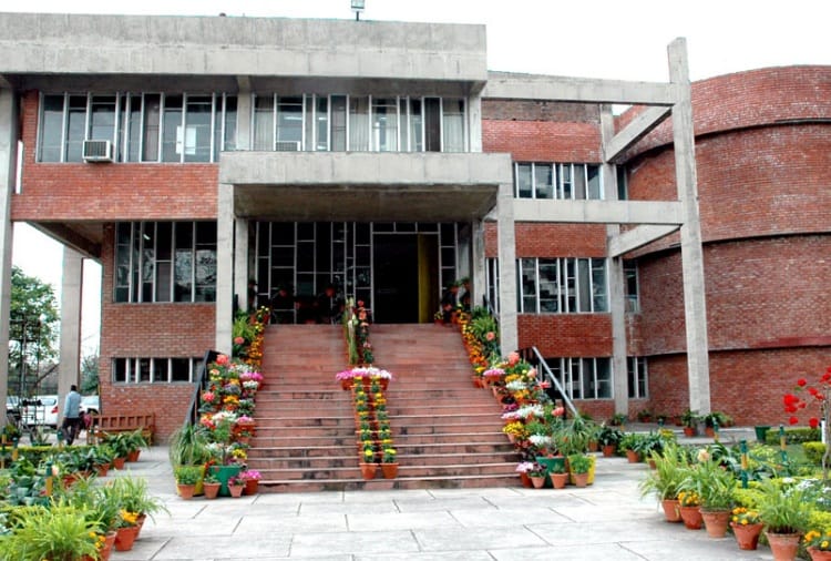 Punjab Engineering college going to recruit teachers on adhoc