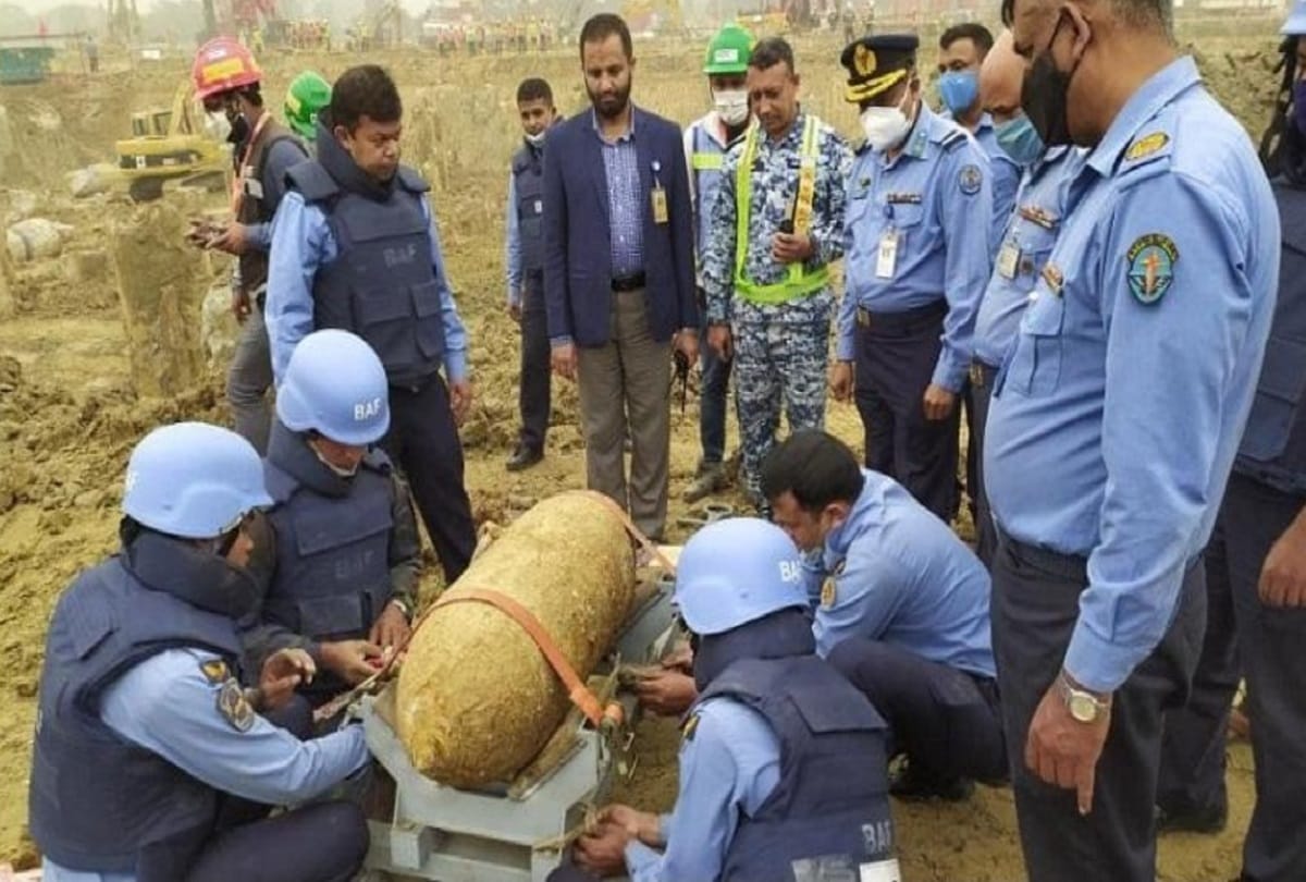 Bangladesh 250kg war-time bomb found under the ground at Dhaka airport