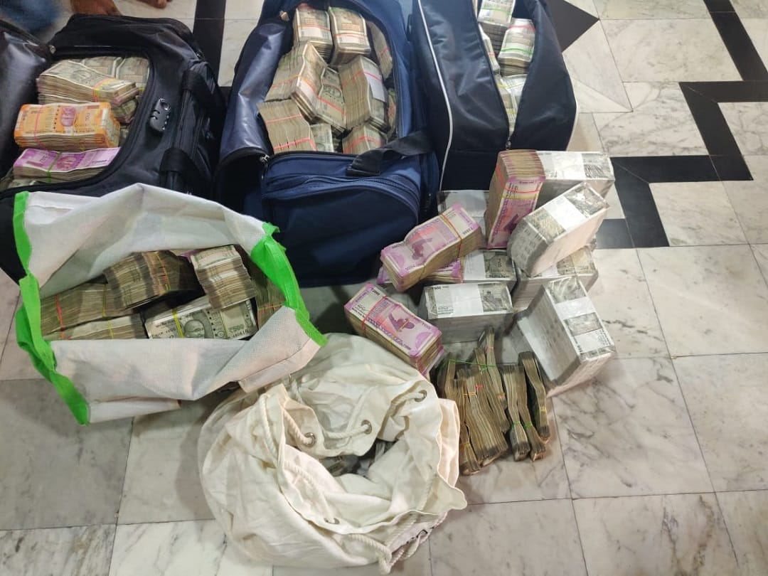Income tax raid on Chennais Chettinad group recovered 7 crore rupees cash