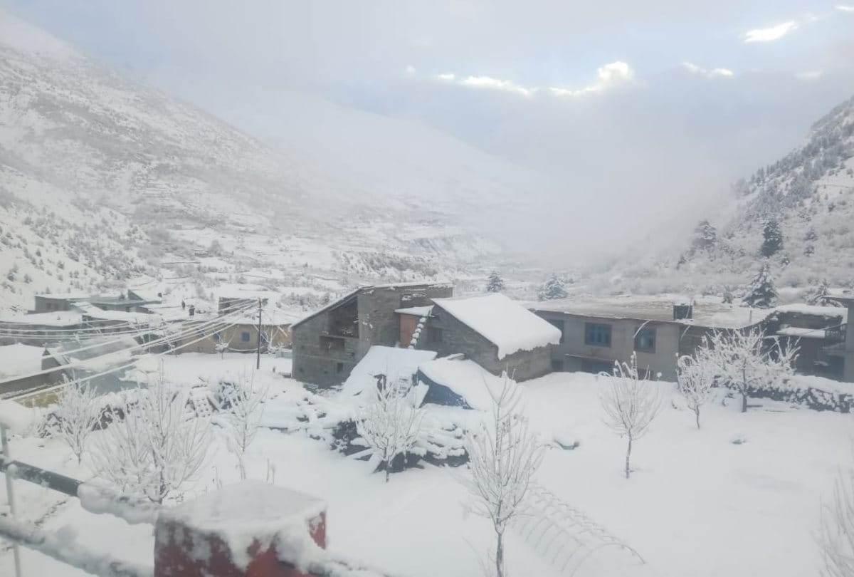 himachal weather news today: fresh snowfall recorded in rohtang and lahaul spiti, See the spectacular view in the pictures