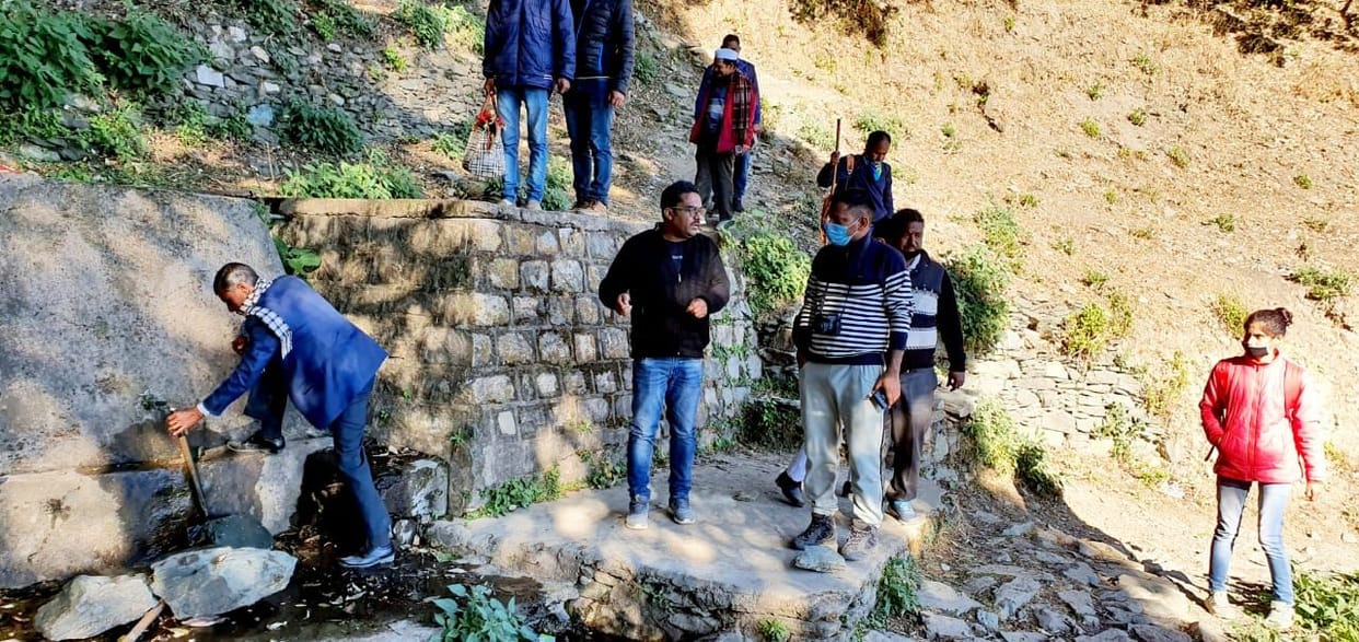 The remaining route cutting in Karkotak will be done through the district plan, the villagers of Karkotak told the CDO the problems