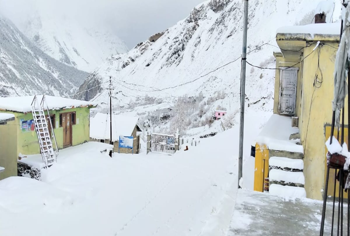himachal weather news today: fresh snowfall recorded in rohtang and lahaul spiti, See the spectacular view in the pictures