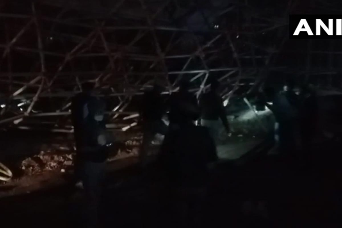 many people injured as portion of an under construction overbridge in front of shopping mall collapsed