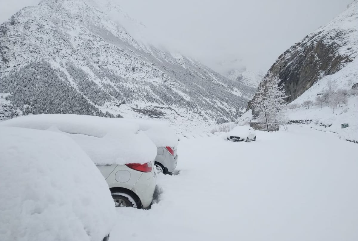 himachal weather news today: fresh snowfall recorded in rohtang and lahaul spiti, See the spectacular view in the pictures