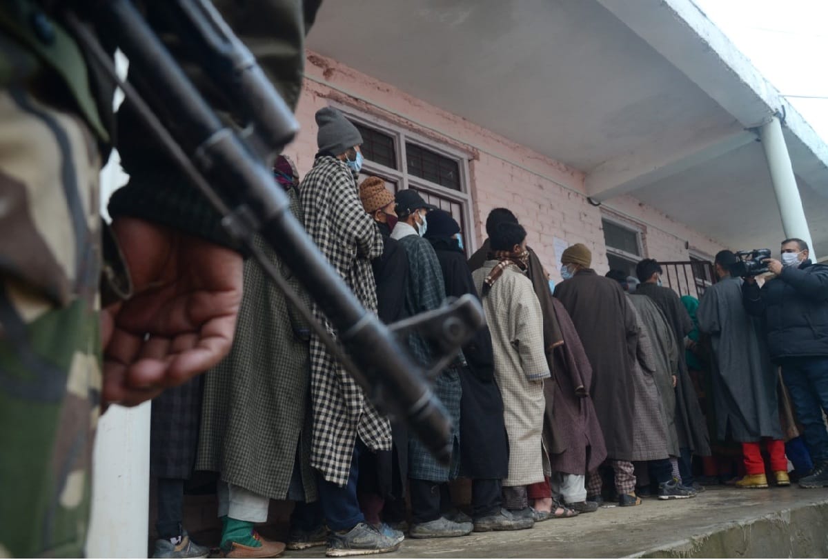 Ddc Election JK news in hindi 5 th phase of DDC voting continues