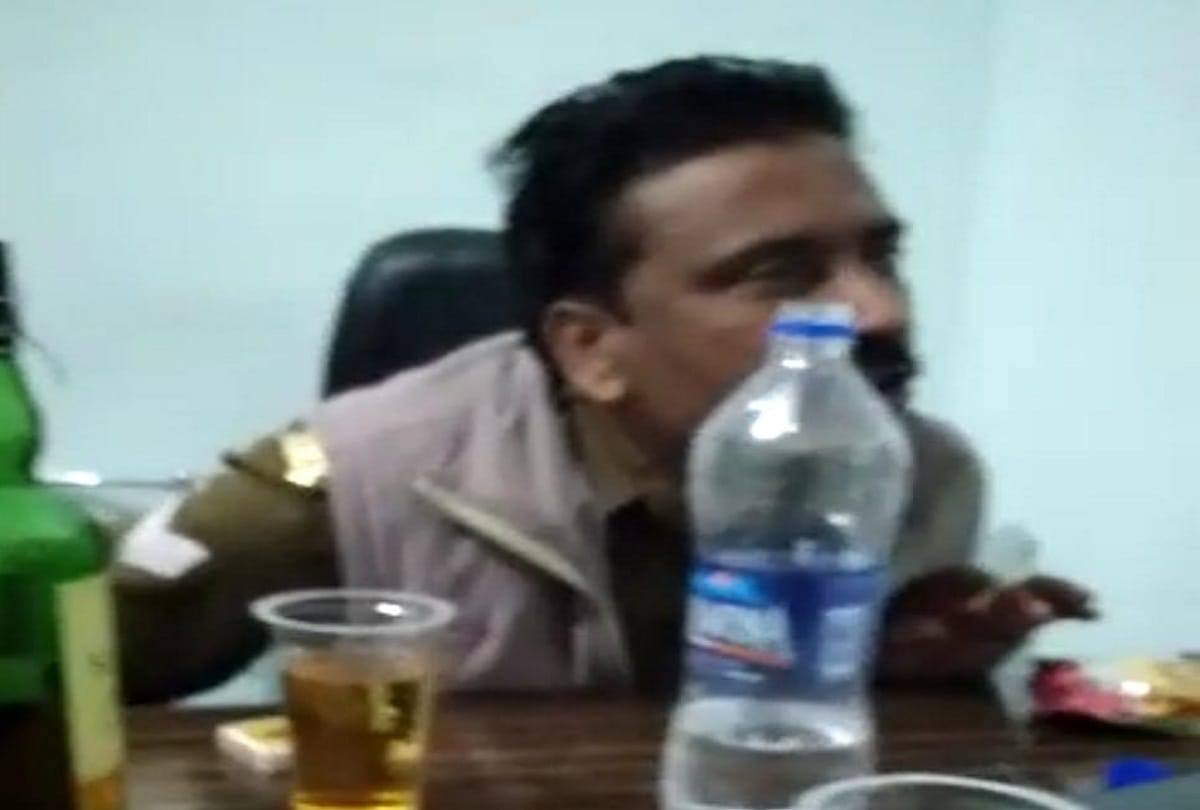 Head constable suspended for having a liquor party in uniform in saharanpur