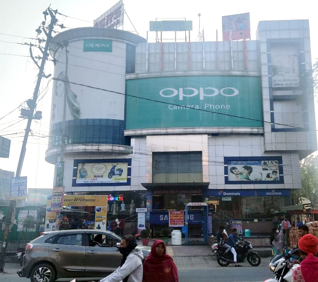 Showrooms of big companies open outside the border of cities