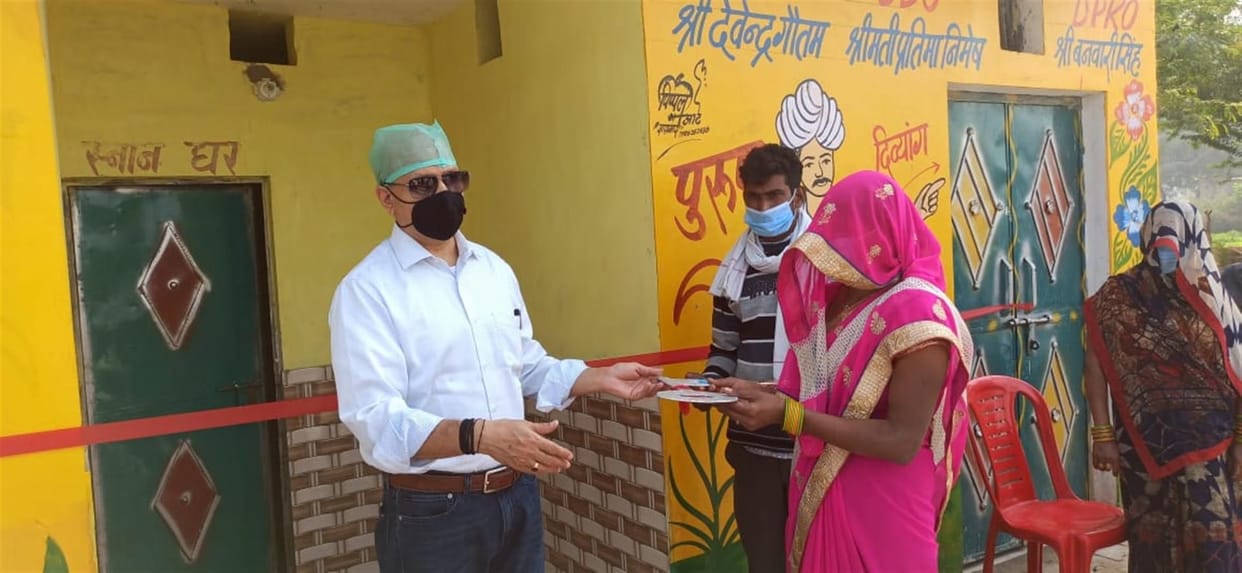 Hathras: Definitely treat the beneficiaries of Ayushman Golden Card Scheme