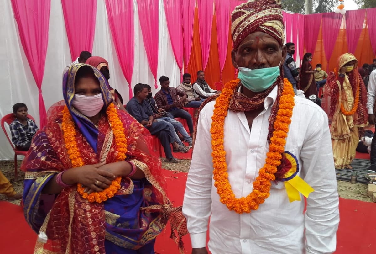 Mother and daughter married in same day pavilion under CM Group Marriage Scheme at gorakhpur