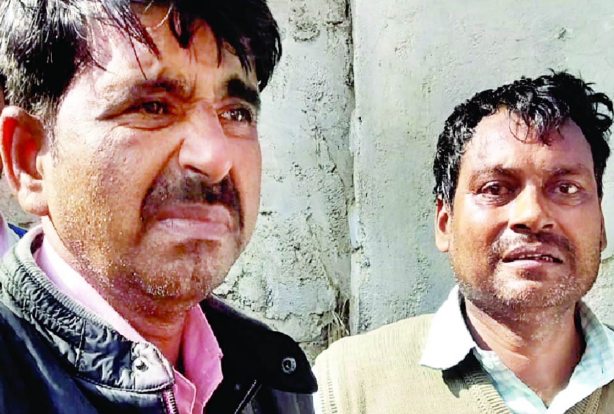 chowki incharge and two sipahi beaten two man in raebareli