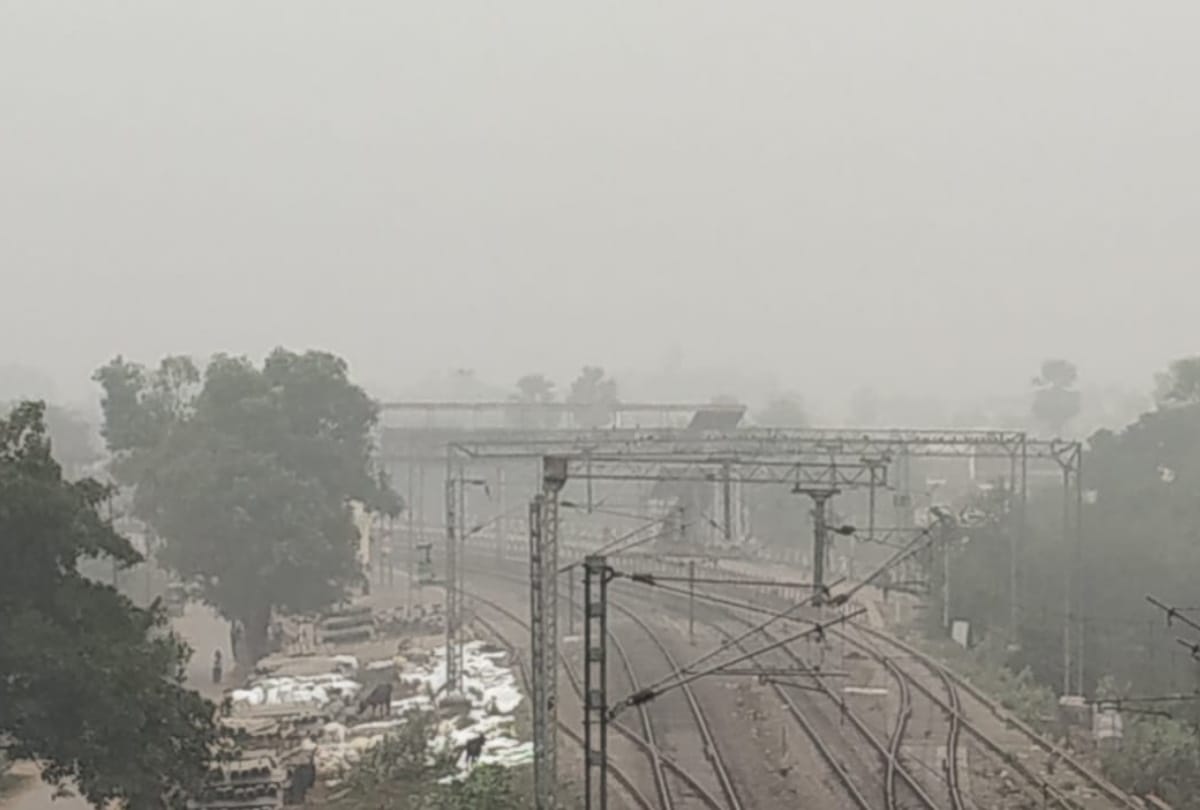 Gorakhpur Weather Today: Dense Fog in Gorakhpur UP cold increases in city see latest photos