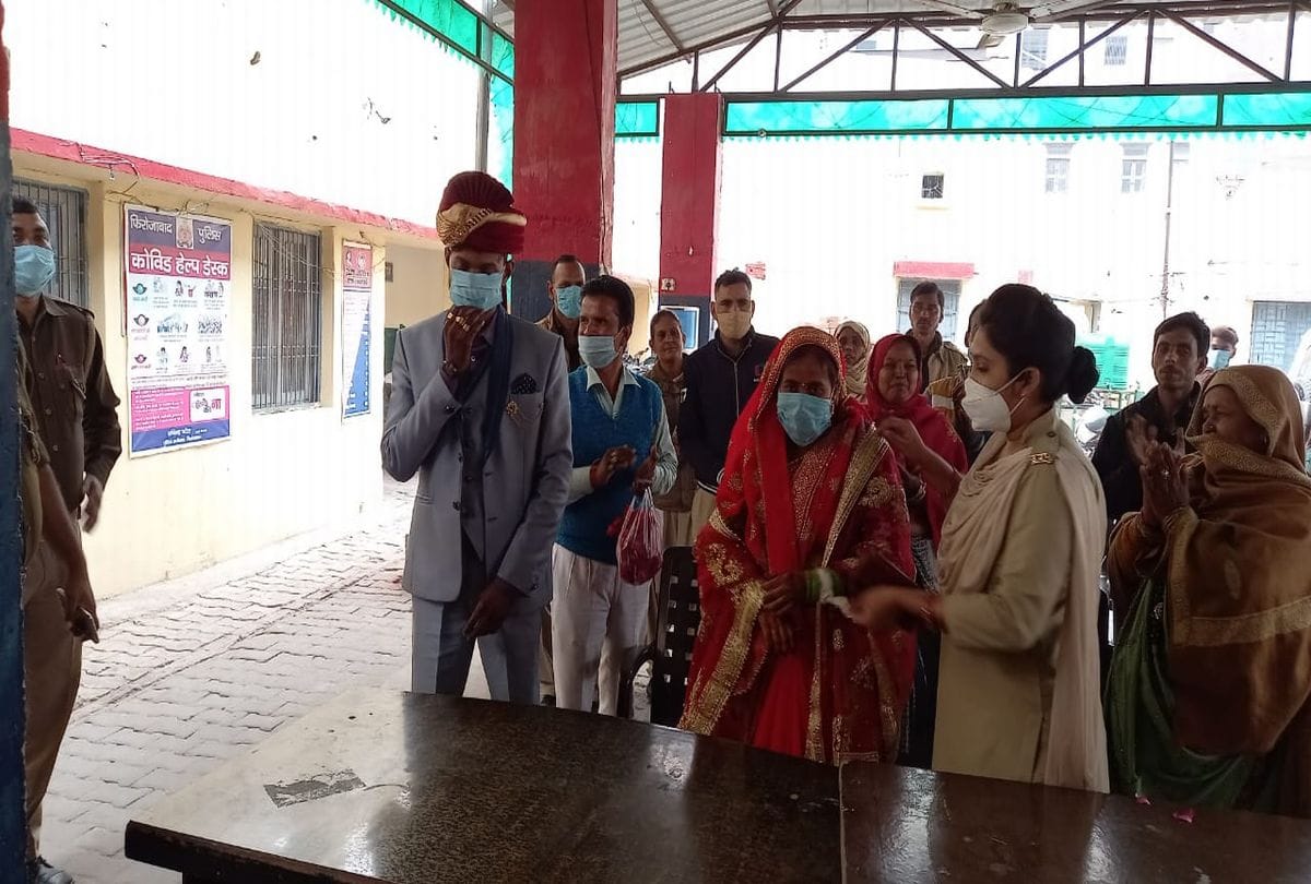 Firozabad Marriage News: Groom And Bride Varmala In Firozabad Police Station