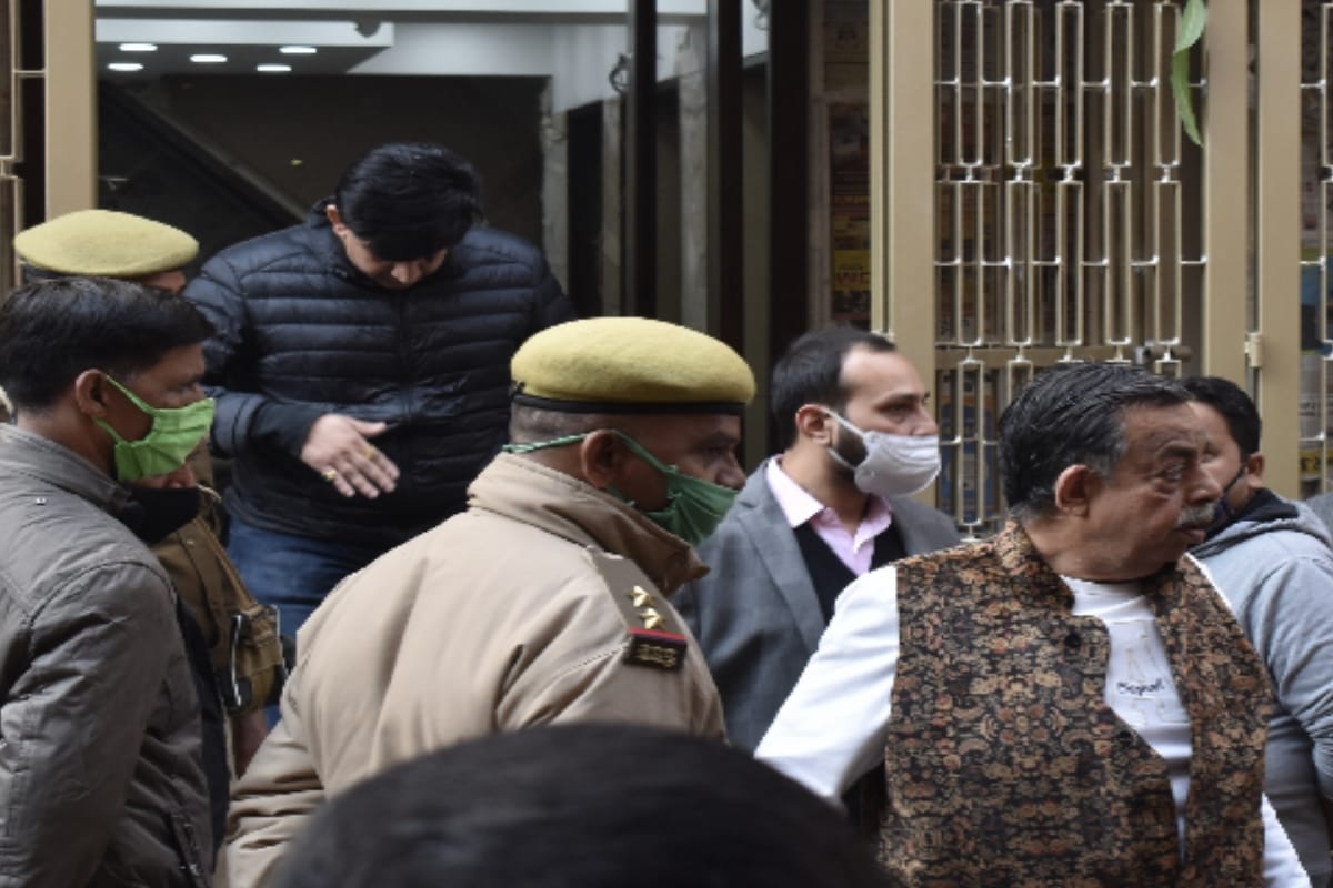 Simultaneous search on 22 locations of bullion traders in meerut