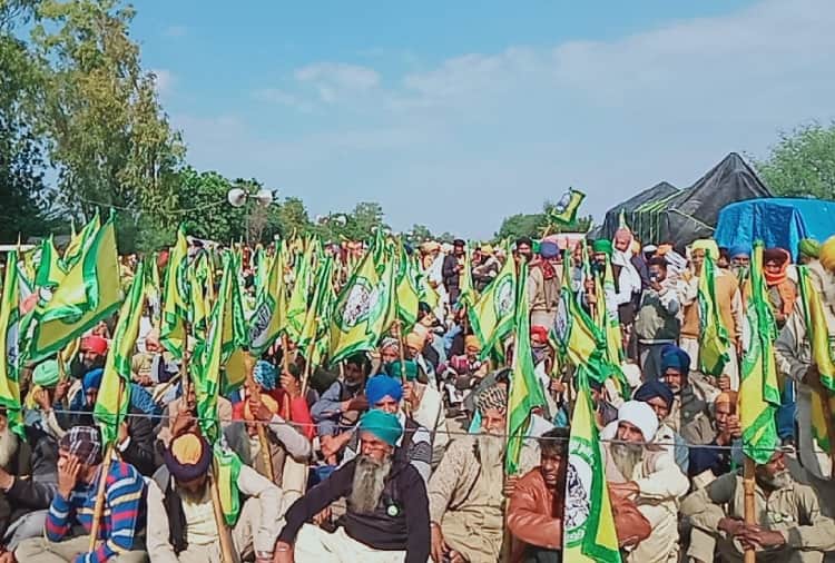 kisan andolan : Several protesting farmers complaints of fever and cold