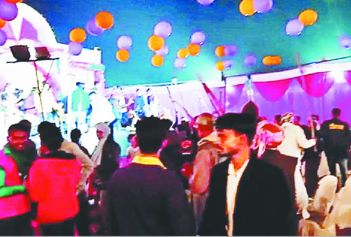 Two groups fight over due to finished Chicken in marriage at gorakhpur