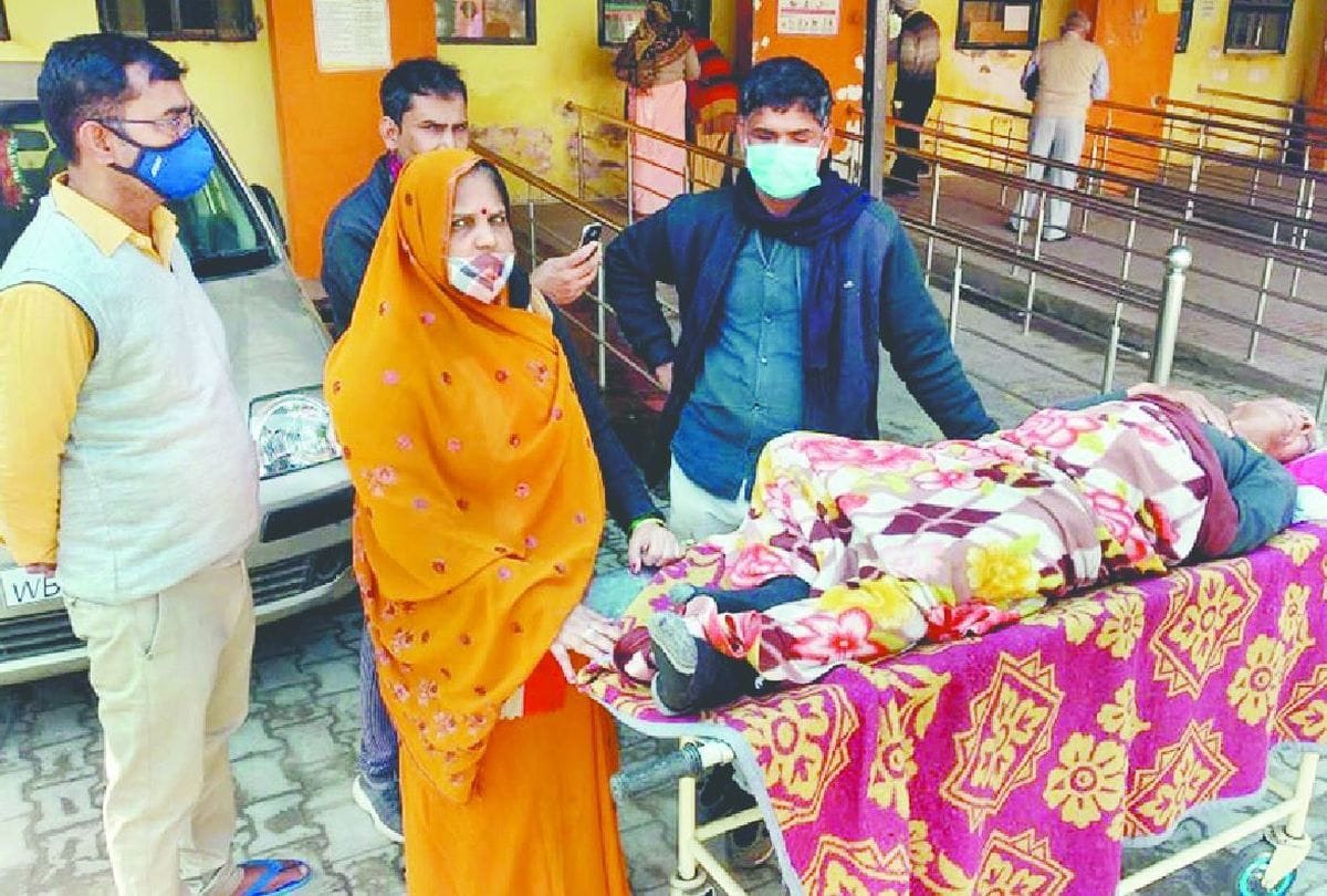 Patient Waits For Treatment And Ambulance  At District Hospital From Two And Half Hours