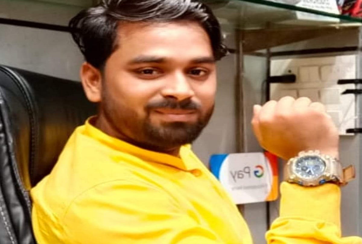 A relative of Atik's henchman turns out to be a killer of a textile businessman