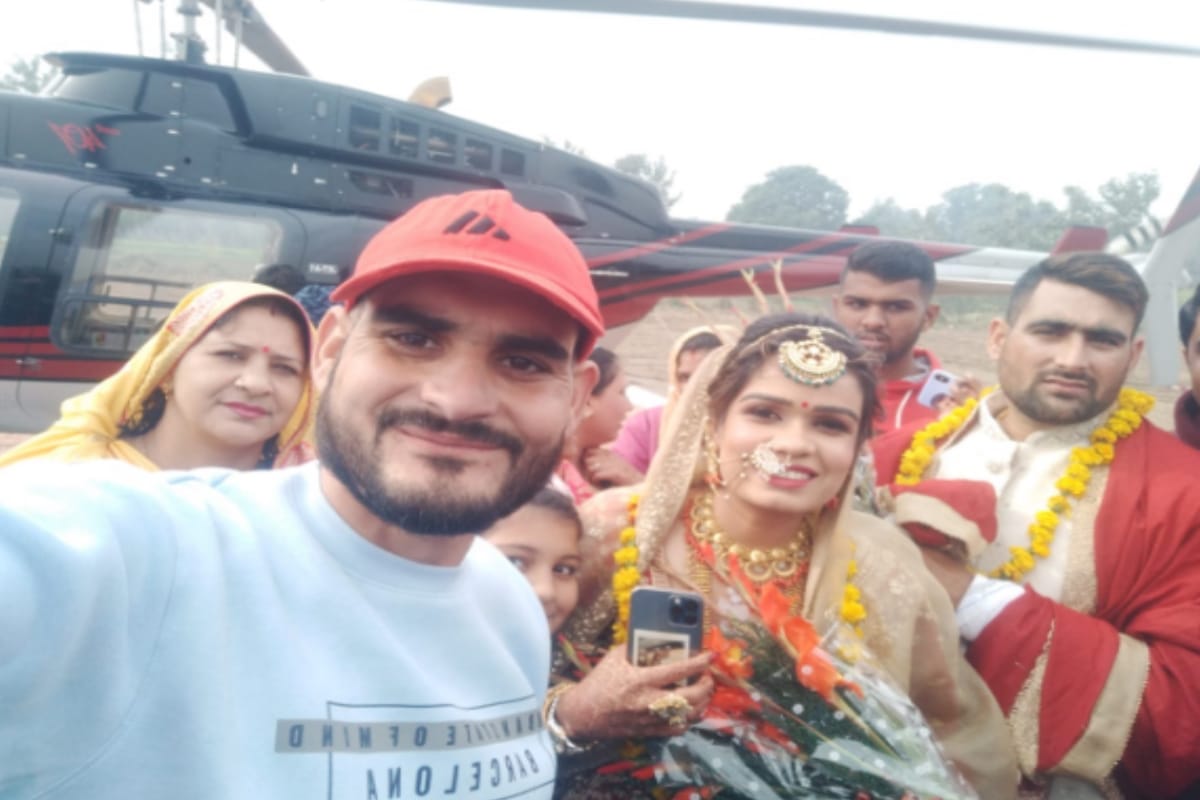 Pro. Kabaddi star Rahul Chaudhary wife by helicopter to his native place in bijnor after marriage