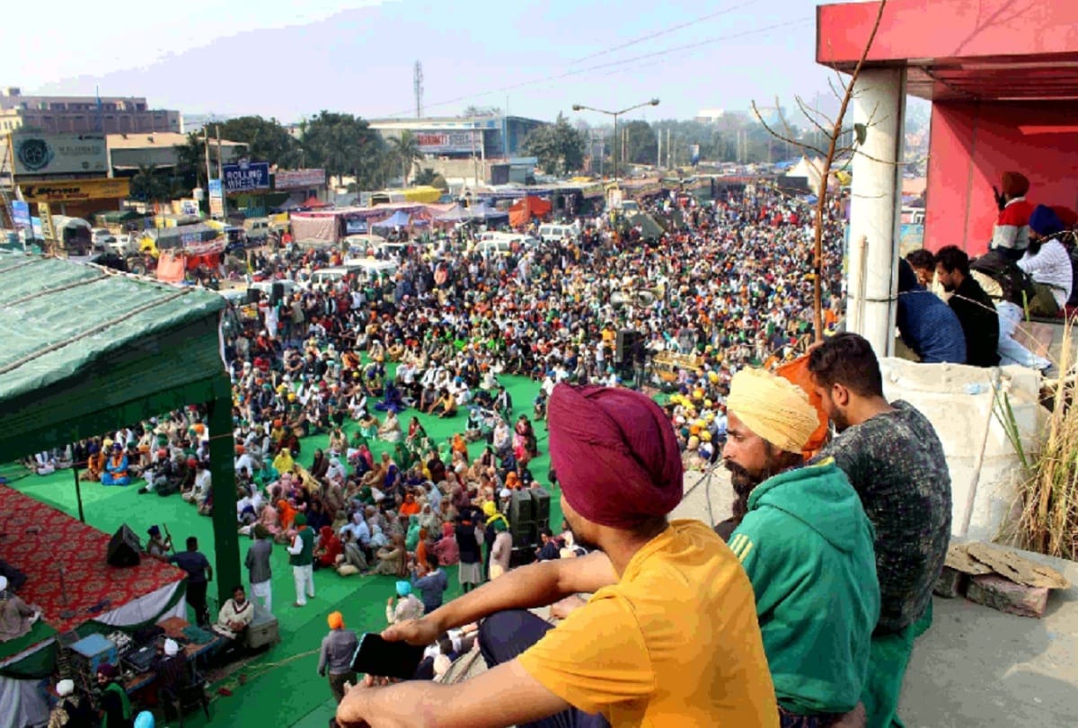Opinion of farmers divided on posters of accused of treason