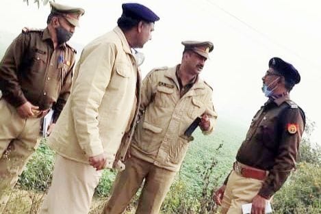 Hardoi: Police ran from Mumbai on phone, effigy found in burnt car
