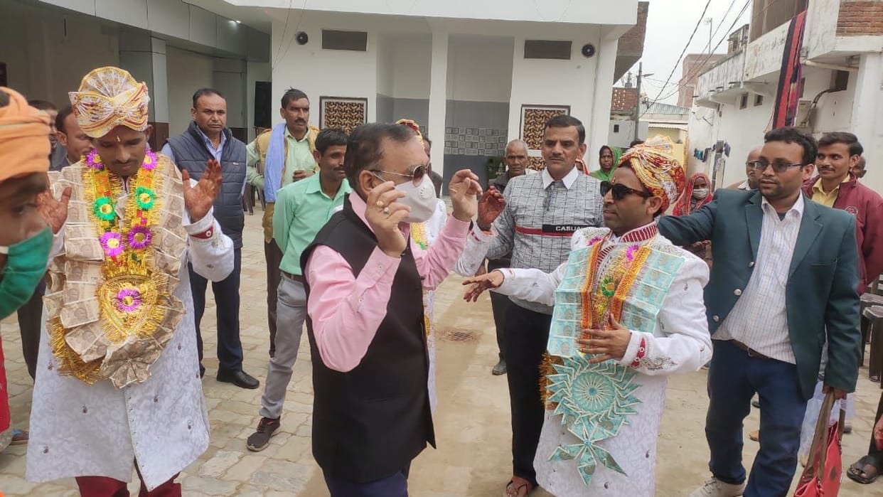 Four blind disabled couples choose their spouse