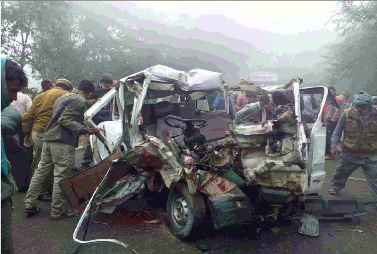 Dense fog leads to major road accident in Badaun two died and many injured