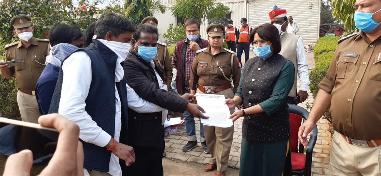 Hathras: Strict vigil on Madarak toll plaza to announce farmers