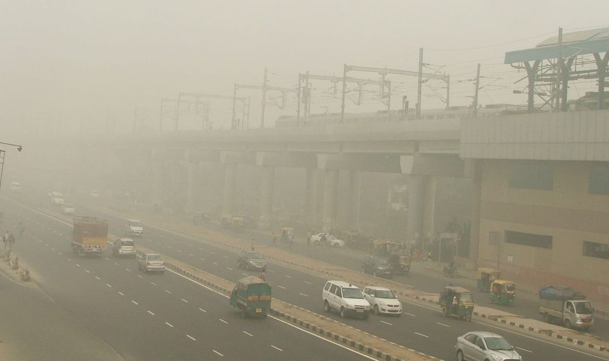 The sheet of smog had been under control since morning