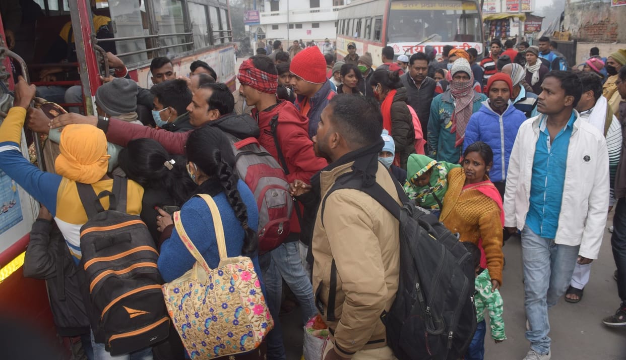 The entire system collapsed in front of the crowds on the roadways, had to wait for hours