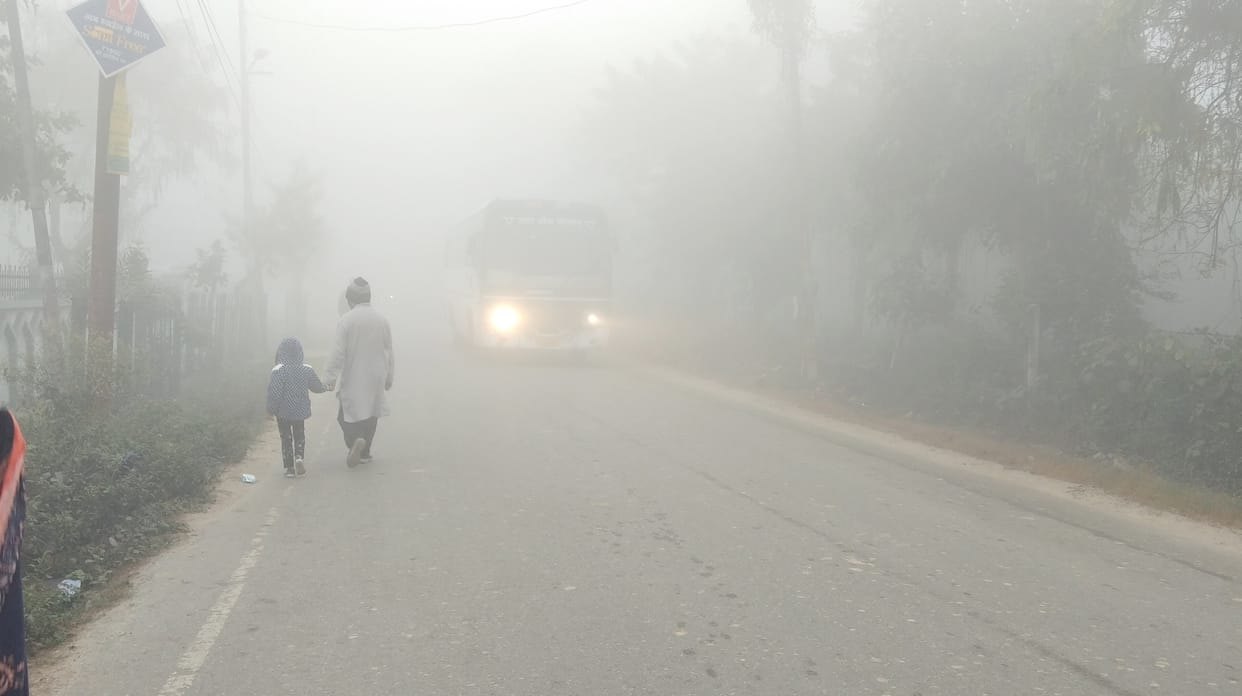 Open eye amid fog, winds increase melting