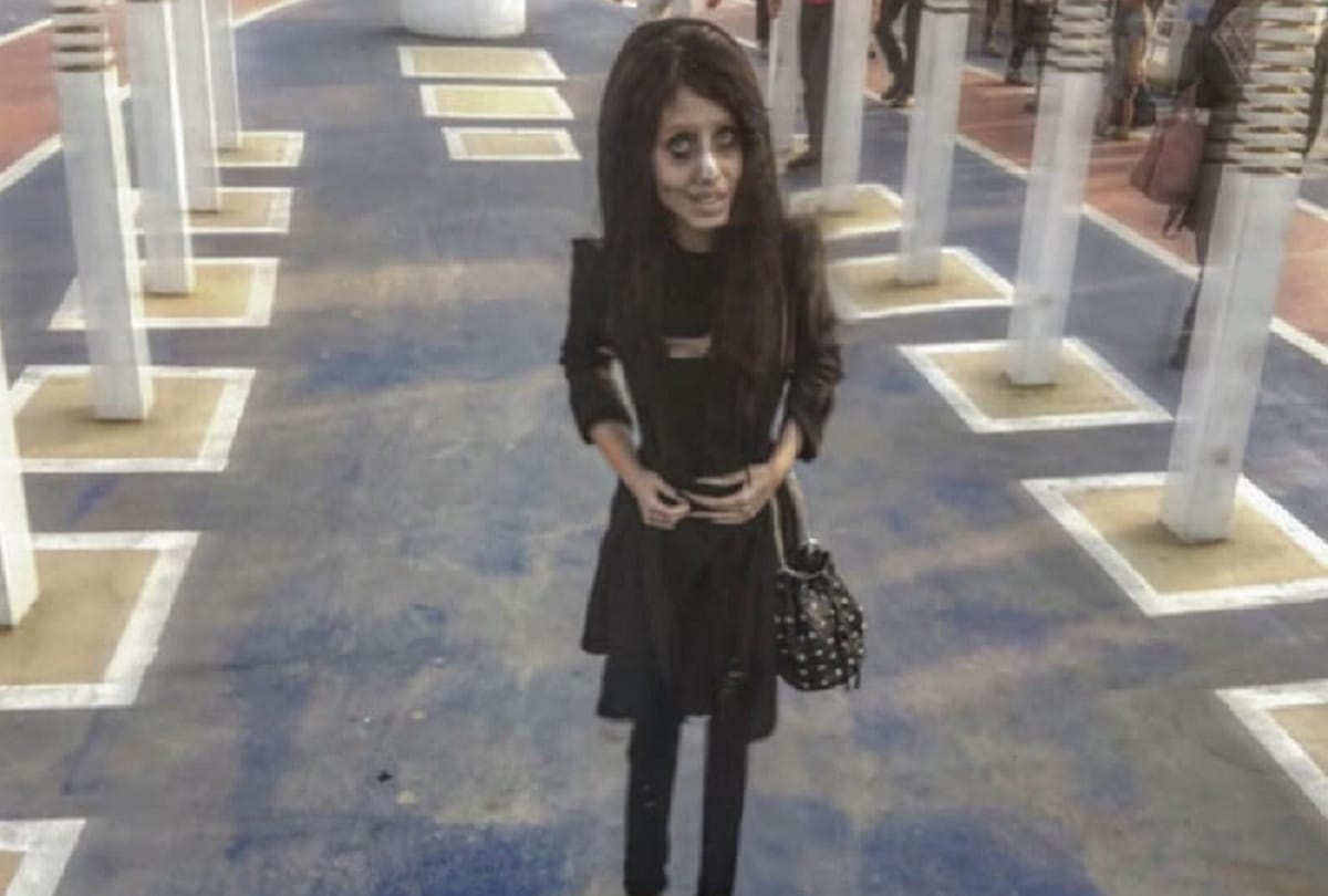 Iranian Zombie Angelina Jolie Who Was Sent to Jail for 10 Years for Obscenity Gets Bail