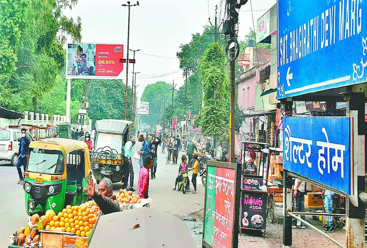 only sixty roads of agra are named